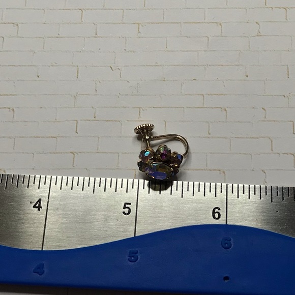 VTG Aurora Borealis Cluster Screw Back Earrings - Picture 5 of 6